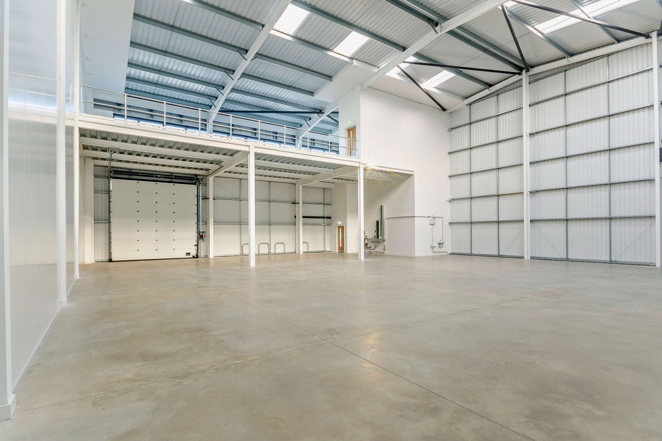 6191sq-ft-industrial-unit-to-let-in-college-road-north-hp22-0ay-indurent
